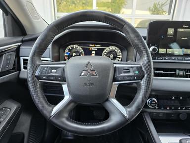 Mitsubishi Outlander 2023 - Thumbnail 11