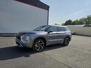 Mitsubishi Outlander 2023 - Thumbnail 1