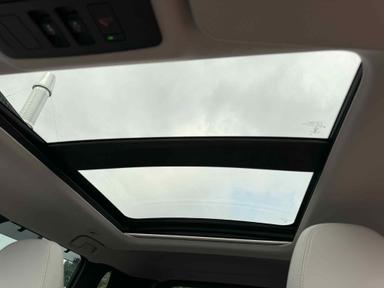 Mitsubishi Outlander PHEV 2023 - Thumbnail 5