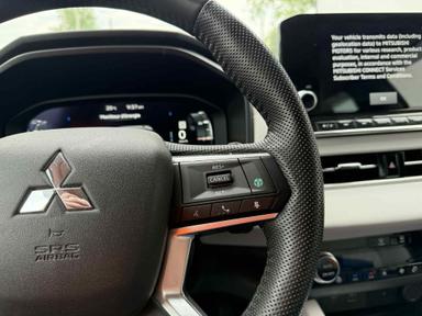 Mitsubishi Outlander PHEV 2023 - Thumbnail 7