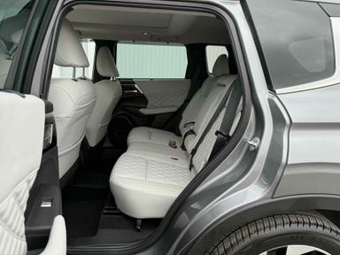 Mitsubishi Outlander PHEV 2023 - Thumbnail 15