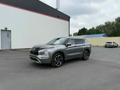 Mitsubishi Outlander PHEV 2023 - Thumbnail 1