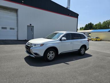 Mitsubishi Outlander 2016 - Thumbnail 1
