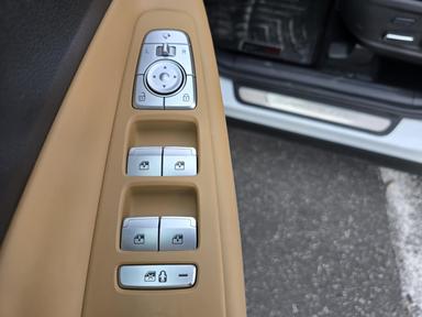 Hyundai Santa Fe 2022 - Thumbnail 9