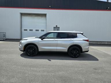 Mitsubishi Outlander 2023 - Thumbnail 23