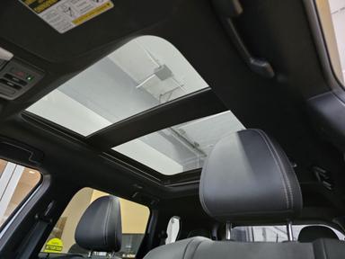 Mitsubishi Outlander 2023 - Thumbnail 9